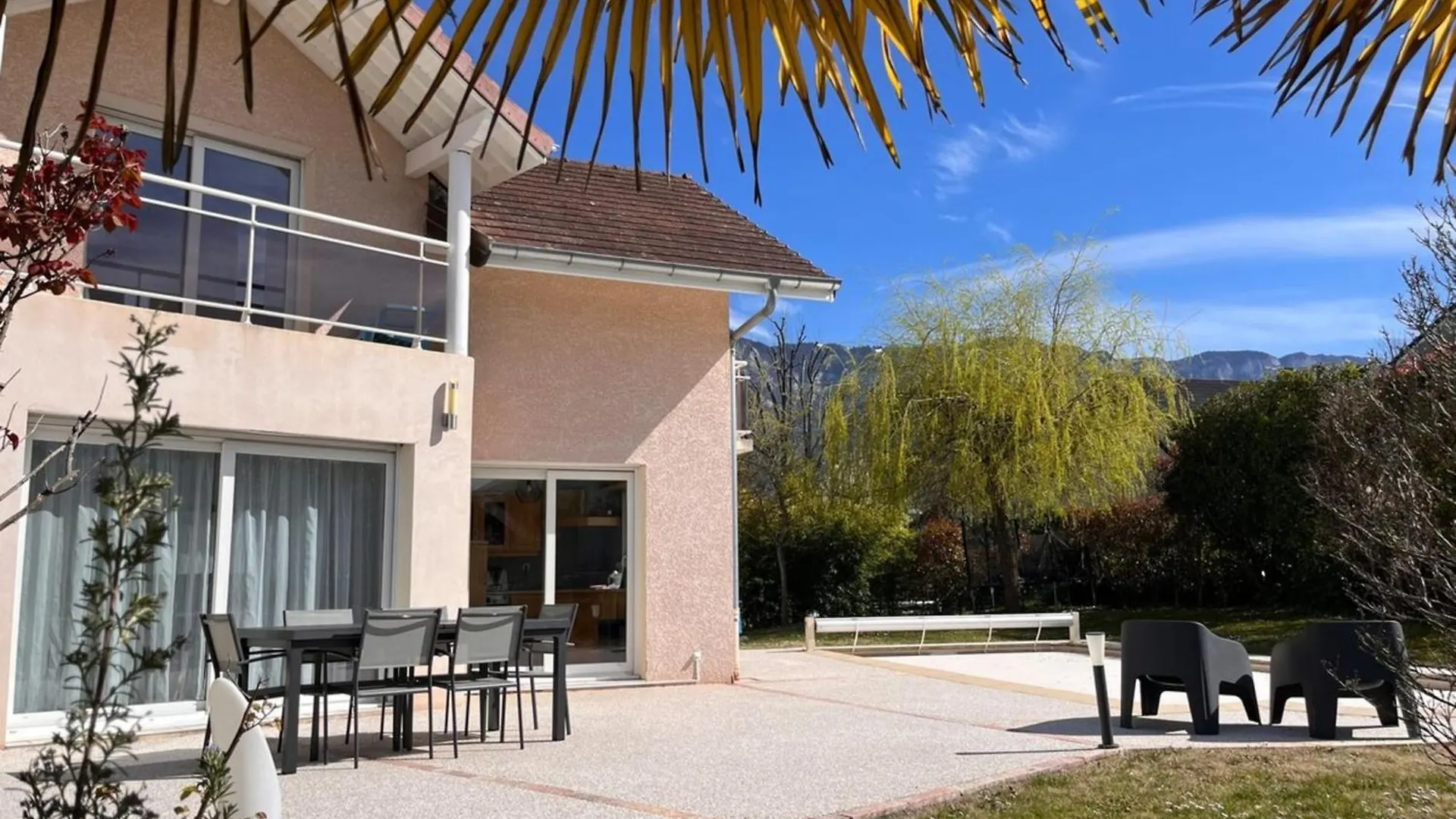 Holiday home Maison Familiale Avec Piscine Aix-les-Bains